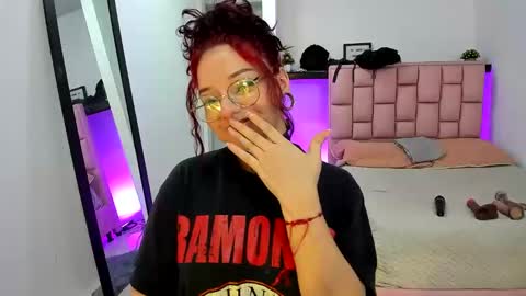 Jenn online show from January 2025 08:59:02 PM