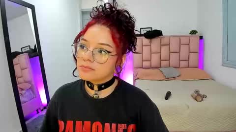 Jenn online show from January 2025 12:01:01 AM