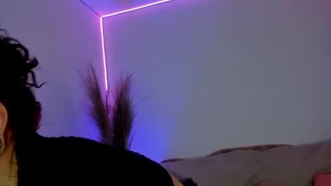 Jenn online show from January 2025 12:00:01 AM