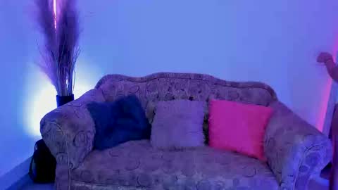 Jenn online show from January 2025 11:58:02 PM