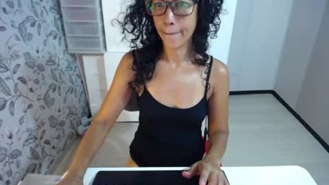 Snapshot of kittykatss chatting on June 2026 05:10:02 AM Viktoria online show from June 2026 05:10:02 AM