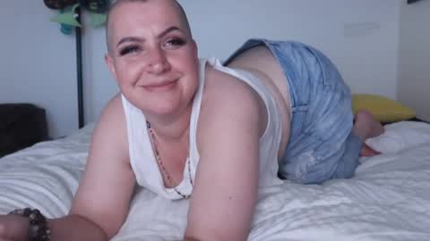 Bella Blue BBW online show from April 2026 07:03:02 AM