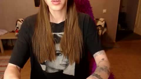 Snapshot of kittylovemoon chatting on March 2026 07:37:01 PM KittyloveMoon online show from March 2026 07:37:01 PM