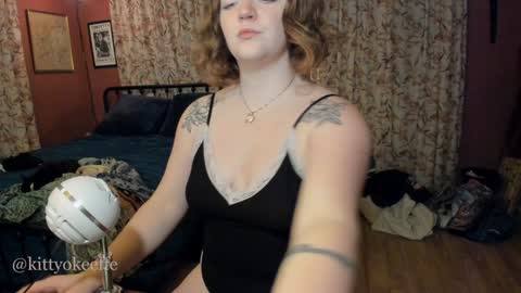 Snapshot of kittyokeeffe chatting on January 2025 02:33:01 AM Miss Kitty OKeeffe online show from January 2025 02:33:01 AM