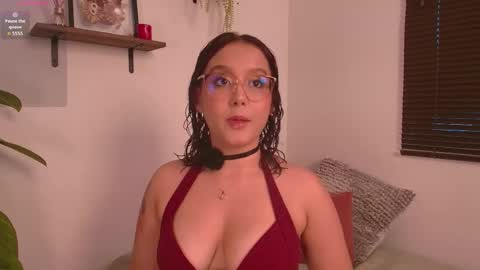 Snapshot of kittysophie_ chatting on April 2026 10:07:02 PM Sophie online show from April 2026 10:07:02 PM