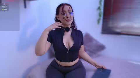 Snapshot of kittysophie_ chatting on June 2026 03:47:02 PM Sophie online show from June 2026 03:47:02 PM
