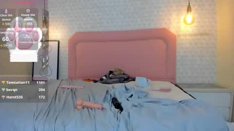  K I T T  Y  online show from February 2026 01:00:02 AM