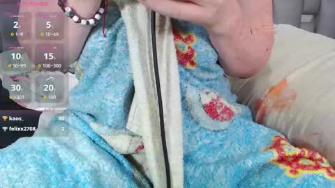 kittywhiteass online show from October 2025 12:35:02 PM