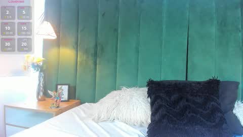 K I T T Y Y  online show from October 2025 08:35:01 PM