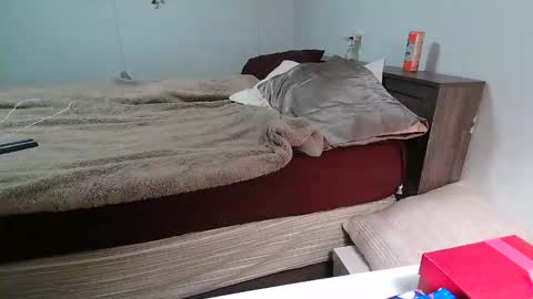 Kittyymaze online show from December 2025 01:08:01 PM