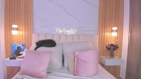 Angel Independent Model online show from February 2026 03:51:02 AM