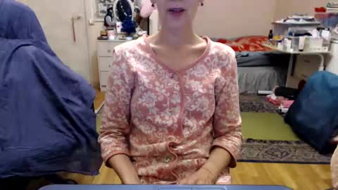 Snapshot of kiuminberry chatting on January 2025 01:17:01 PM KiuminBerry online show from January 2025 01:17:01 PM