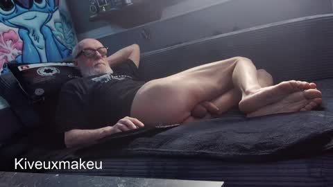 kiveuxmakeu online show from April 2026 06:50:01 PM