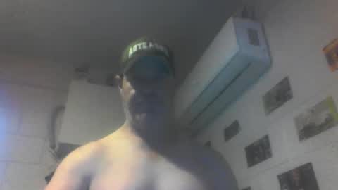 kiwiguy19773 online show from April 2026 01:32:01 AM