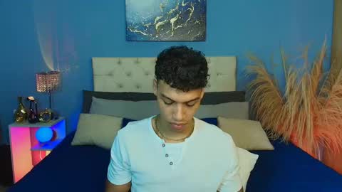 klaton__ online show from November 2025 12:00:02 AM