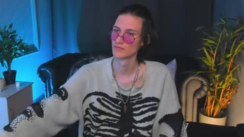 Snapshot of klaude_jam chatting on April 2026 03:28:02 PM Klaude Jam online show from April 2026 03:28:02 PM