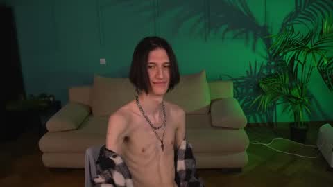 Snapshot of klaude_jam chatting on April 2026 09:39:33 PM Klaude Jam online show from April 2026 09:39:33 PM