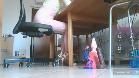 Klaudia online show from September 2025 05:24:01 AM