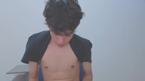 Snapshot of klaus_sunrise chatting on April 2026 03:23:01 PM klaus online show from April 2026 03:23:01 PM