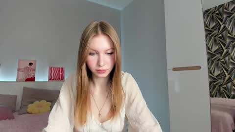 Snapshot of kleo_patr4 chatting on November 2025 02:01:02 AM Trina online show from November 2025 02:01:02 AM