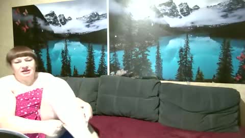 Kleosnow online show from April 2026 04:33:02 PM