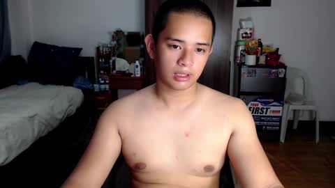 Snapshot of klerky_ chatting on November 2025 02:12:02 PM KLERK online show from November 2025 02:12:02 PM