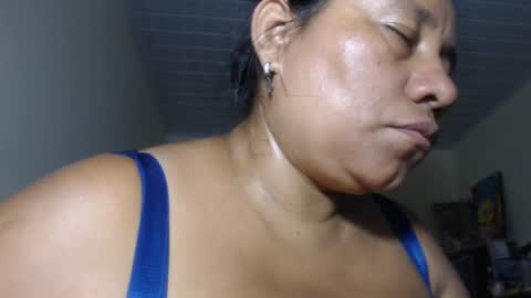 Kloe online show from September 2025 07:54:01 AM