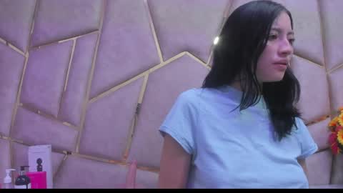 kloe online show from April 2026 05:52:01 AM