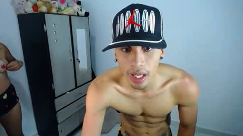 kloeandjersi online show from April 2026 01:29:02 AM