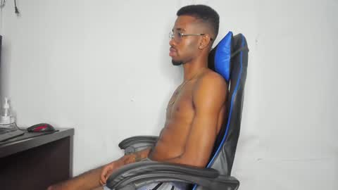 Snapshot of kofi_exotic_ chatting on December 2024 02:18:01 AM kofi online show from December 2024 02:18:01 AM