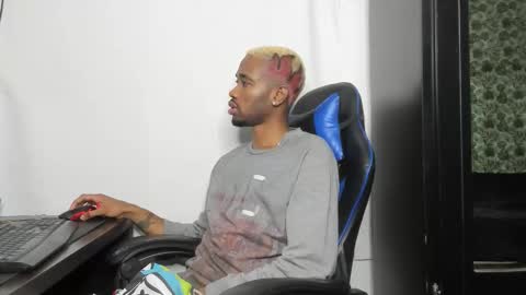 Snapshot of kofi_exotic_ chatting on November 2025 05:01:02 PM kofi online show from November 2025 05:01:02 PM