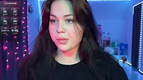 Mia online show from January 2026 08:00:01 PM