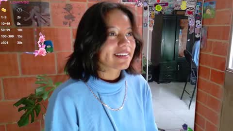 Snapshot of komatsu_ chatting on March 2025 08:10:02 PM  Komatsu Lilith online show from March 2025 08:10:02 PM