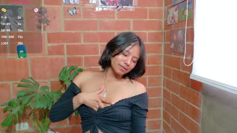 Snapshot of komatsu_ chatting on March 2025 11:48:01 PM  Komatsu Lilith online show from March 2025 11:48:01 PM