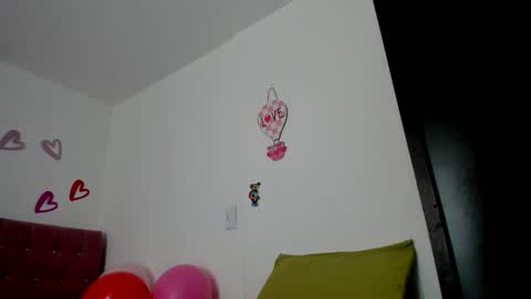 konie Diaz online show from April 2026 06:05:02 PM