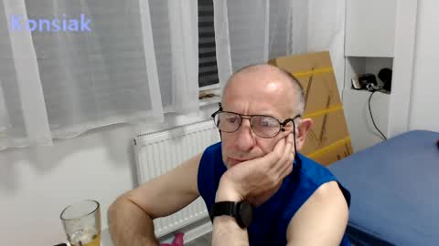 Snapshot of konsiak chatting on June 2026 06:41:01 PM Komsiak online show from June 2026 06:41:01 PM