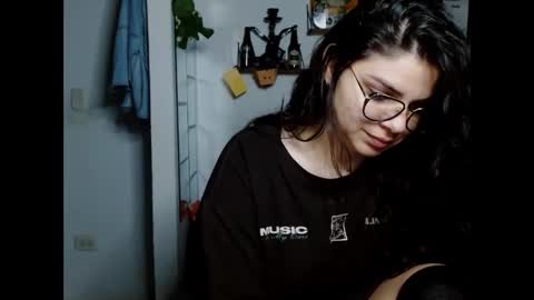 Karoll online show from October 2025 01:48:02 AM