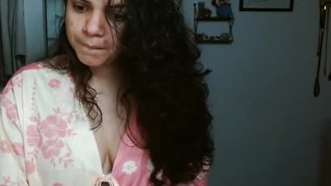 Karoll online show from October 2025 02:01:02 AM