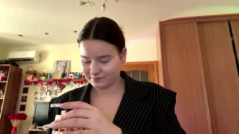 Snapshot of korikoening chatting on June 2026 12:18:01 PM Mary online show from June 2026 12:18:01 PM