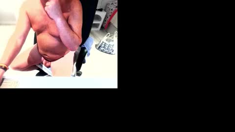 Snapshot of korokota2021 chatting on October 2025 08:18:02 PM Korokota online show from October 2025 08:18:02 PM