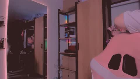 Khloe online show from January 2026 03:22:02 AM