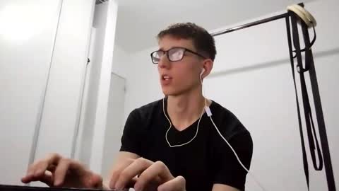 Facu online show from January 2026 02:37:02 AM