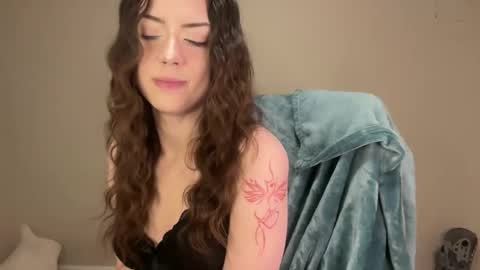 kr3amykay online show from February 2026 05:19:02 AM