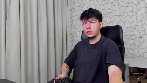 KrewVaughn online show from October 2025 10:05:01 AM