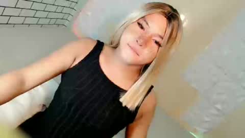 Snapshot of krezikeed chatting on February 2026 01:42:01 AM krezikeed online show from February 2026 01:42:01 AM