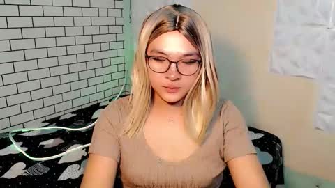 Snapshot of krezikeed chatting on March 2026 05:44:01 AM krezikeed online show from March 2026 05:44:01 AM