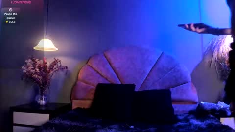 Nahomi online show from November 2025 11:54:01 AM