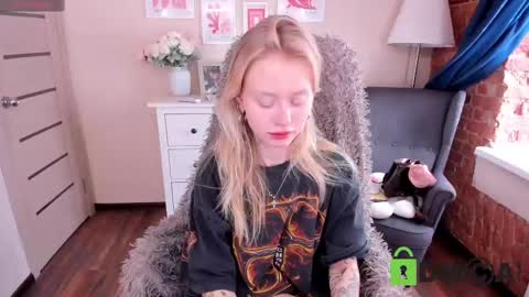 Snapshot of kris_grant chatting on February 2025 10:16:01 AM kris_grant online show from February 2025 10:16:01 AM