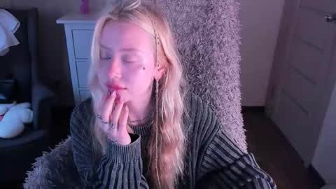 Snapshot of kris_grant chatting on September 2025 10:28:01 AM kris_grant online show from September 2025 10:28:01 AM