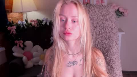 kris_grant online show from December 2025 10:33:01 AM